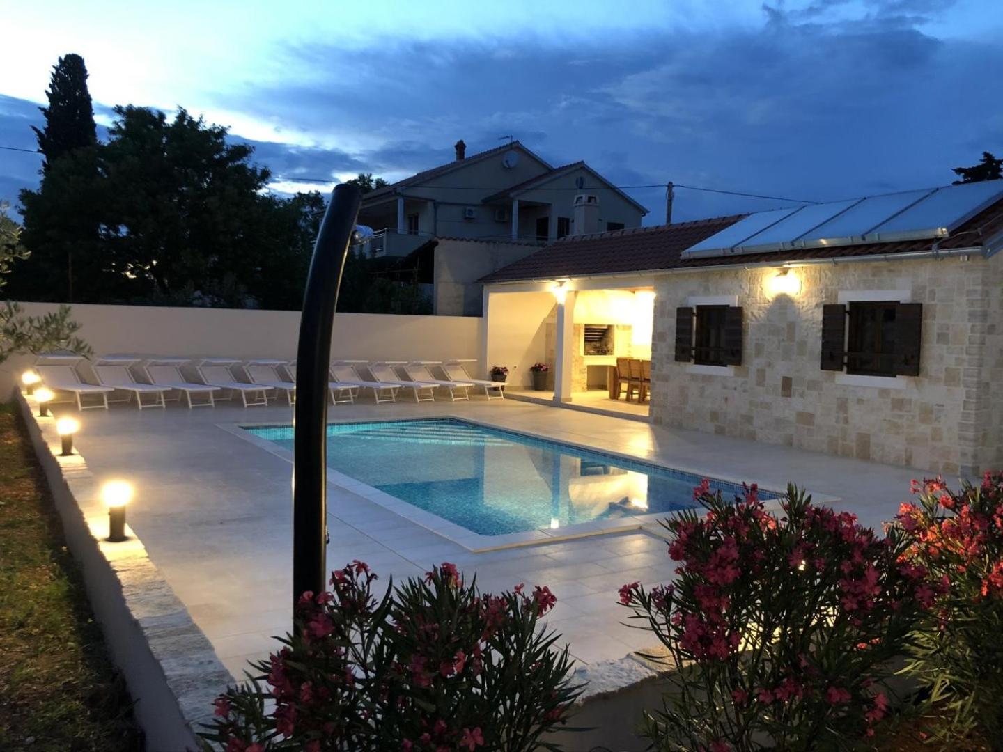 Villa Stella - Crowonder Luxury Rent ตูรันญ์ ภายนอก รูปภาพ