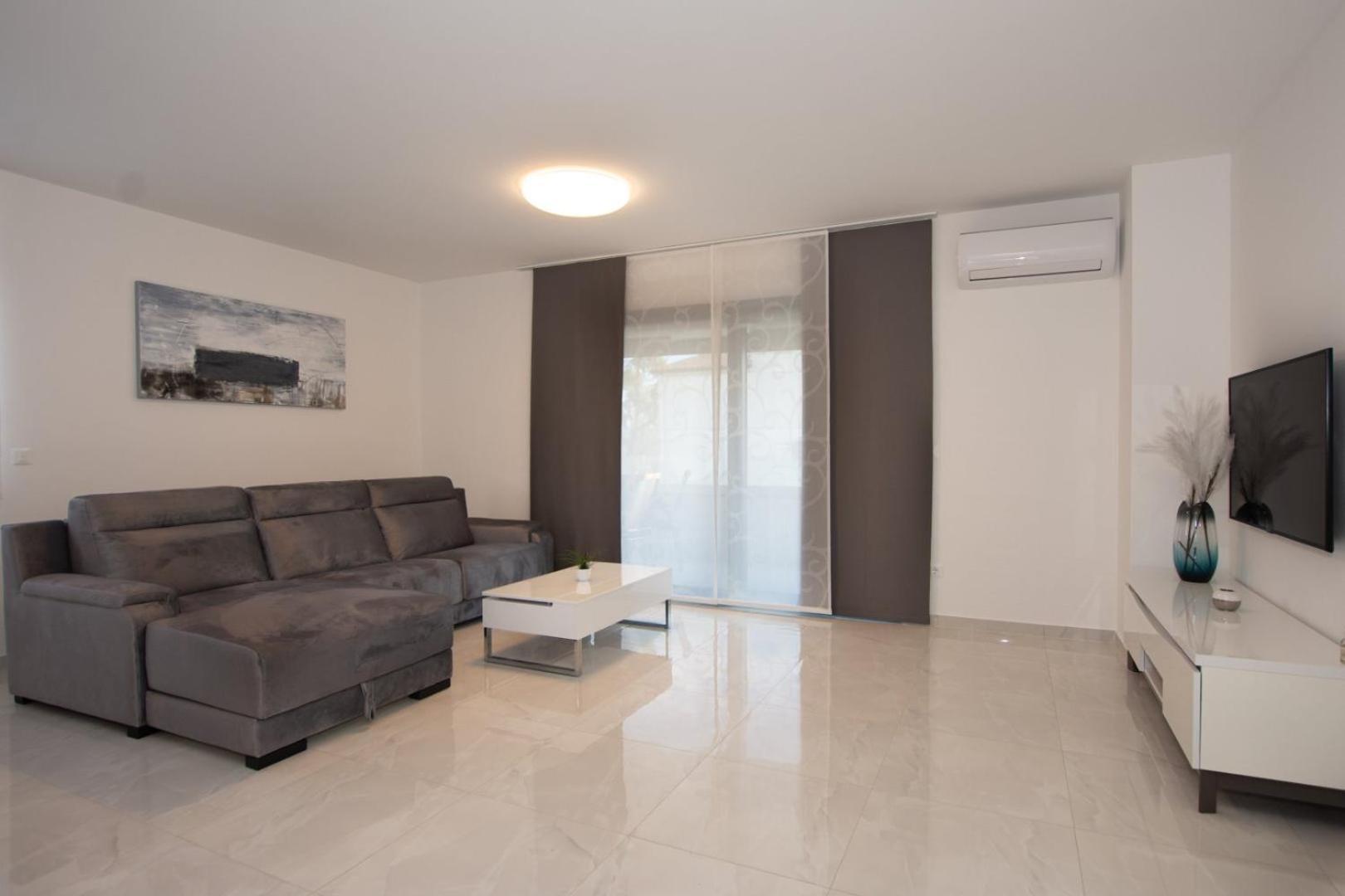 Villa Stella - Crowonder Luxury Rent ตูรันญ์ ภายนอก รูปภาพ