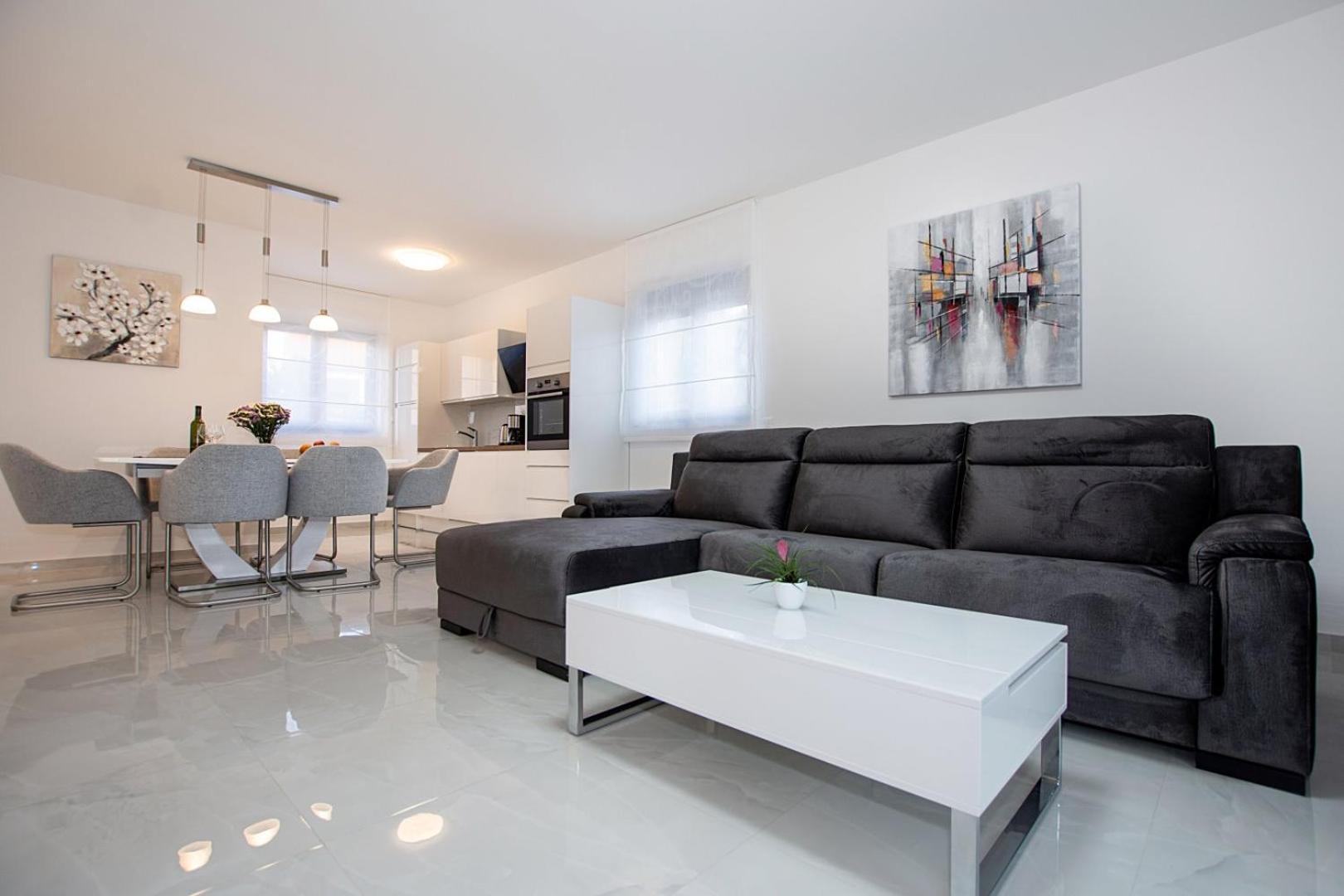 Villa Stella - Crowonder Luxury Rent ตูรันญ์ ภายนอก รูปภาพ